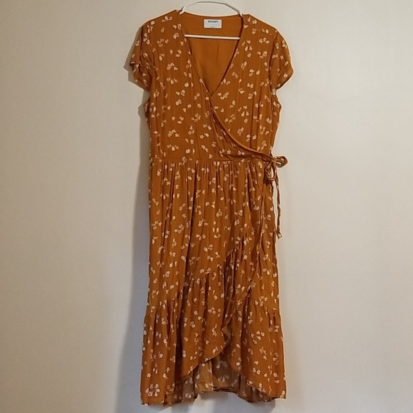 SALE Floral Old Navy wrap dress - Picture 1 of 4